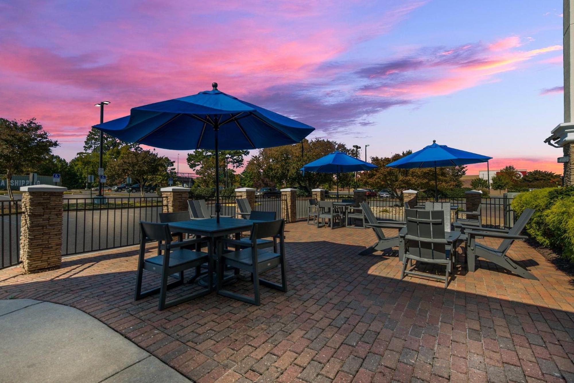 Holiday Inn Express Hotels- Hampton By Ihg Extérieur photo