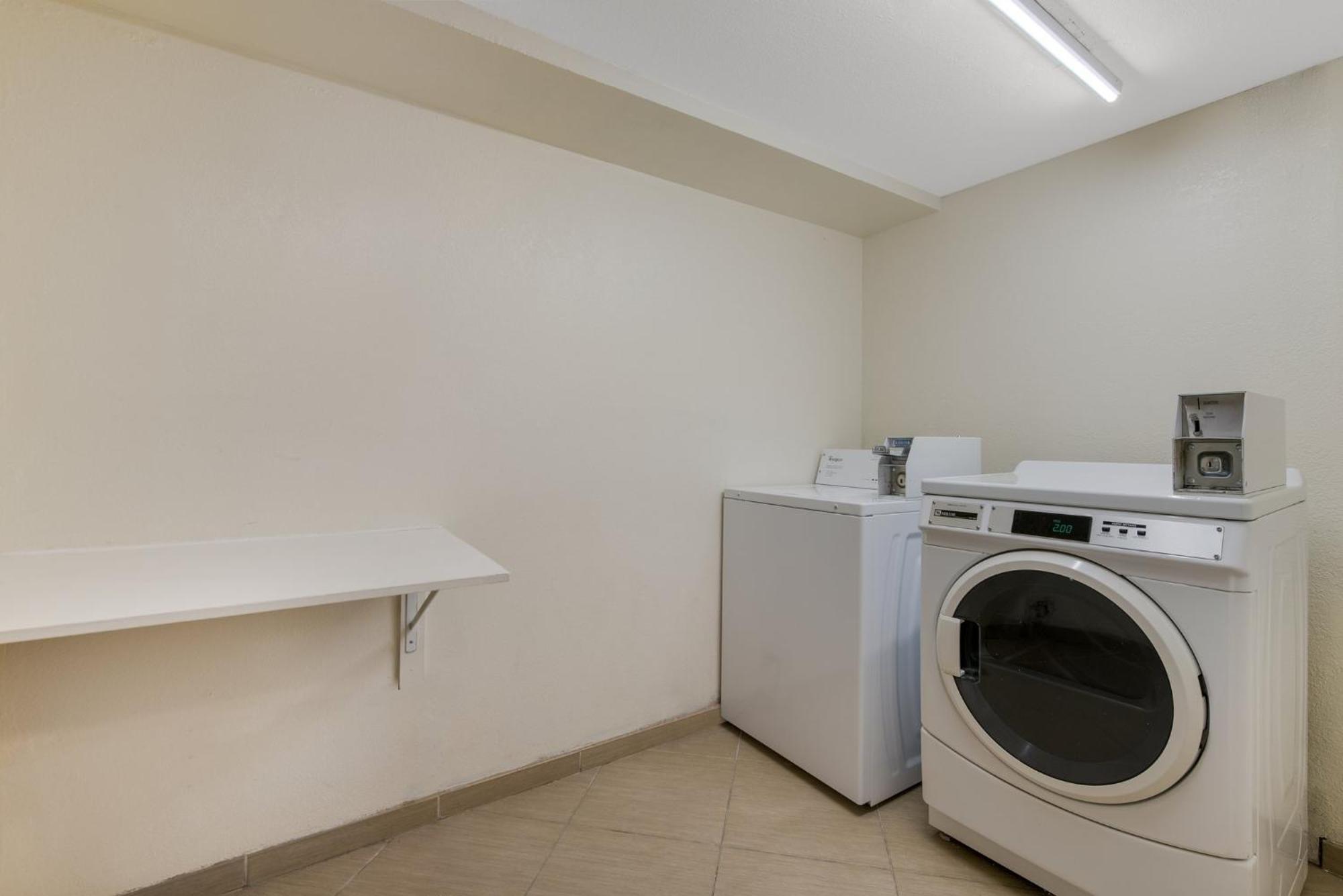 Holiday Inn Express Hotels- Hampton By Ihg Extérieur photo