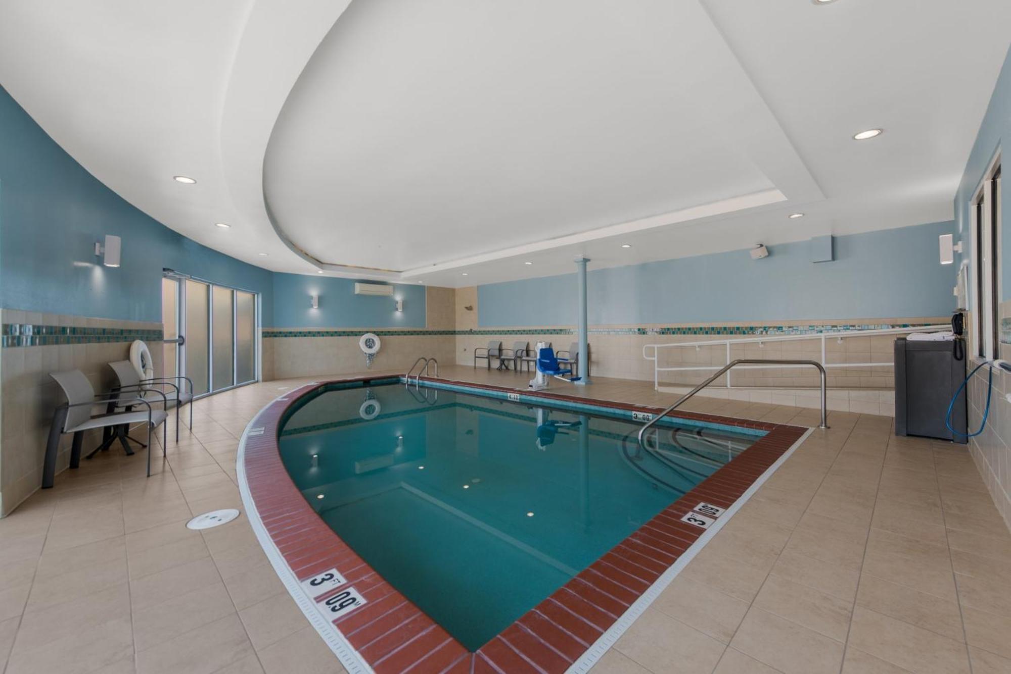 Holiday Inn Express Hotels- Hampton By Ihg Extérieur photo